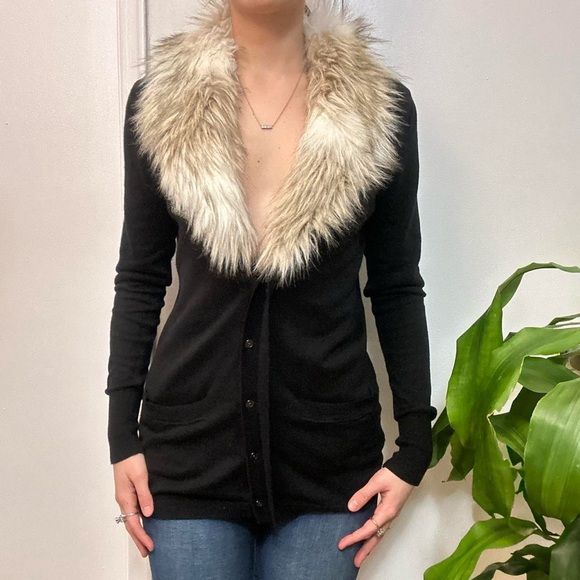 Faux Fur Collar Cardigan in Black & White 🖤 - Picture 3 of 8
